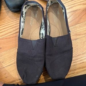 Tom’s canvas slip ons
